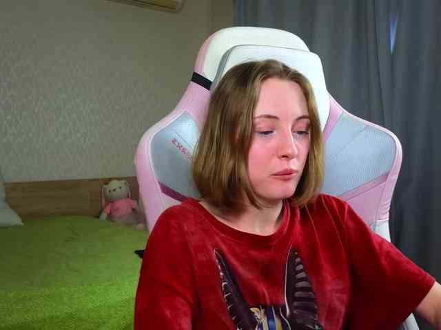 Adelina-Cowell webcam