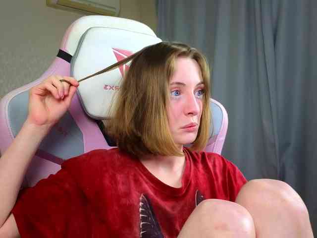 Adelina-Cowell webcam