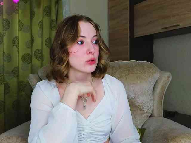 Adelina-Cowell webcam