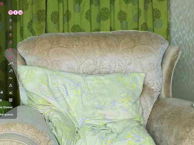 Adelina-Cowell webcam