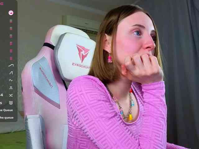 Adelina-Cowell webcam