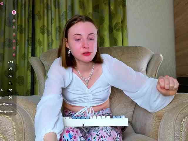 Adelina-Cowell webcam