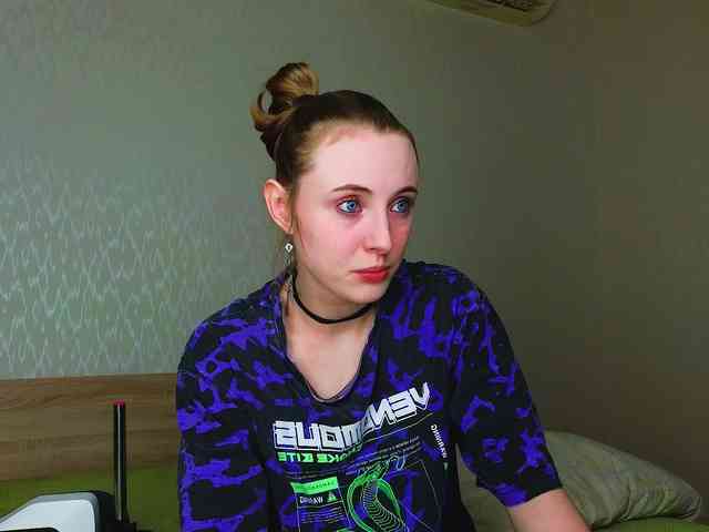 Adelina-Cowell webcam