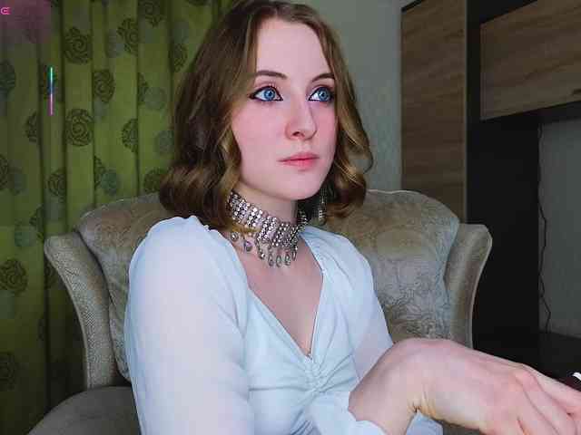 Adelina-Cowell webcam