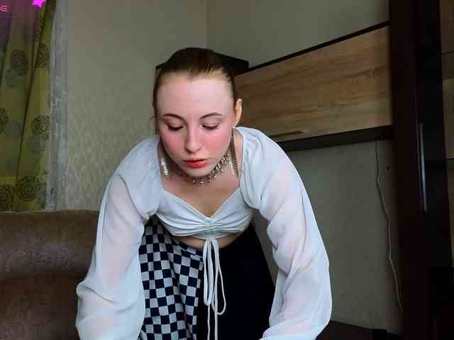 Adelina-Cowell webcam