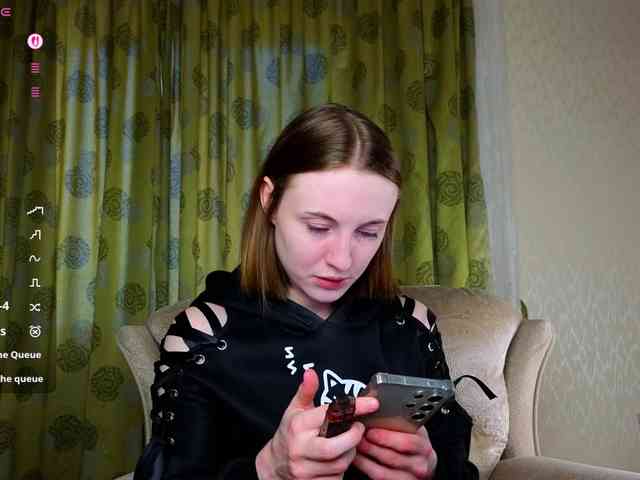 Adelina-Cowell webcam