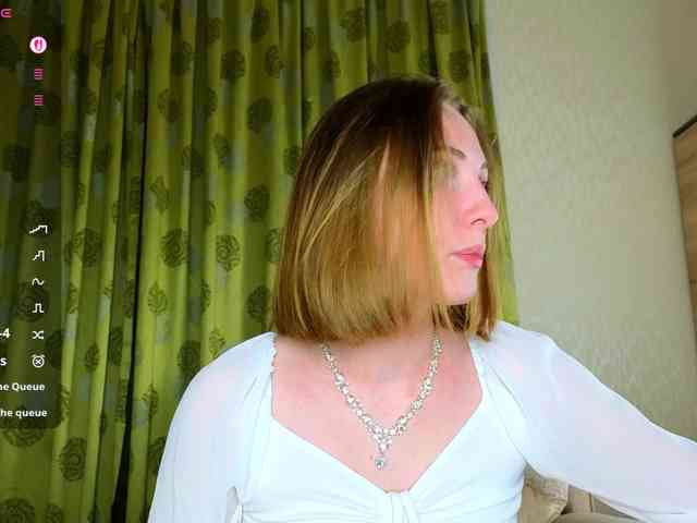 Adelina-Cowell webcam