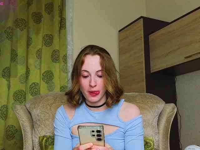 Adelina-Cowell webcam