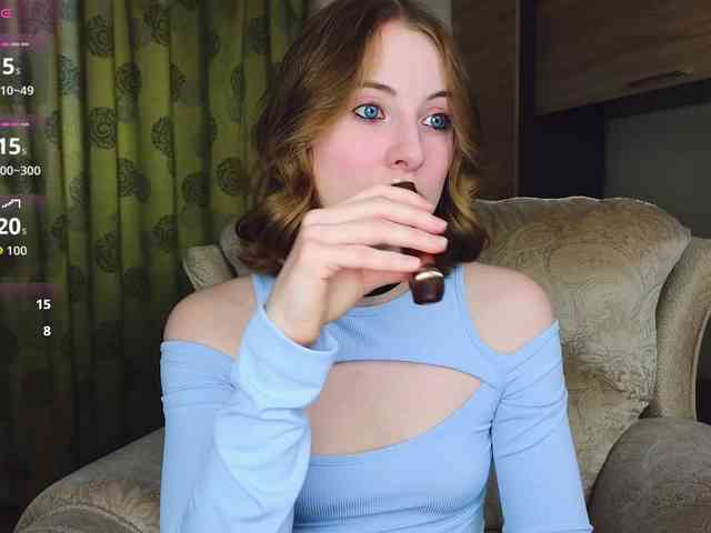 Adelina-Cowell webcam