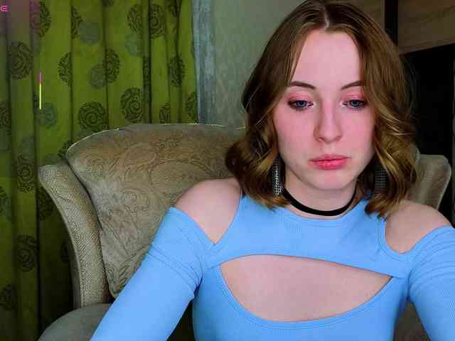 Adelina-Cowell webcam
