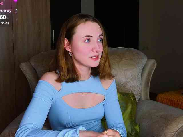 Adelina-Cowell webcam