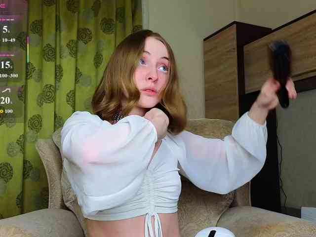 Adelina-Cowell webcam