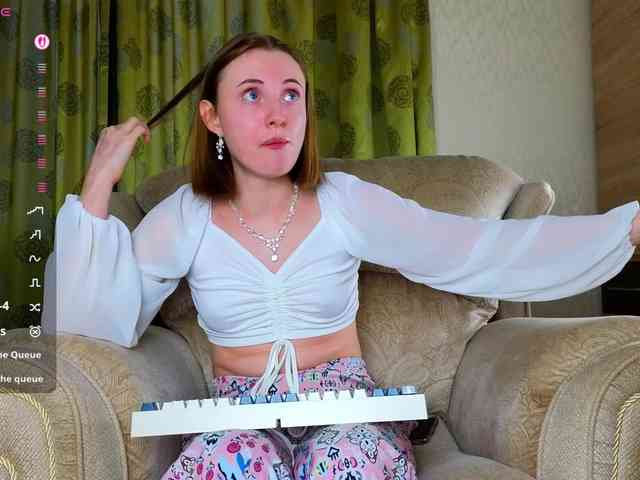 Adelina-Cowell webcam