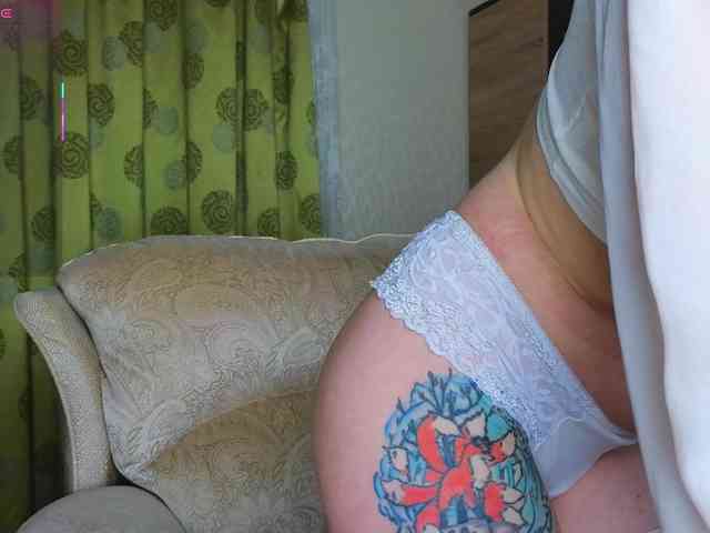 Adelina-Cowell webcam