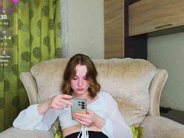 Adelina-Cowell webcam