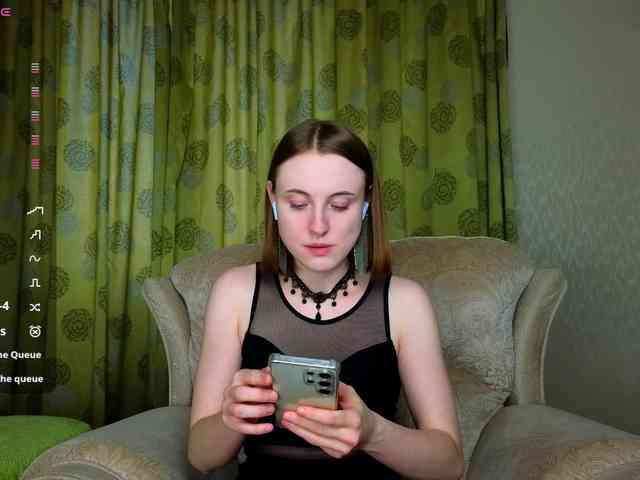 Adelina-Cowell webcam