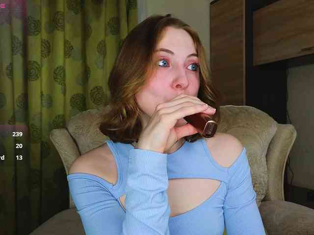 Adelina-Cowell webcam