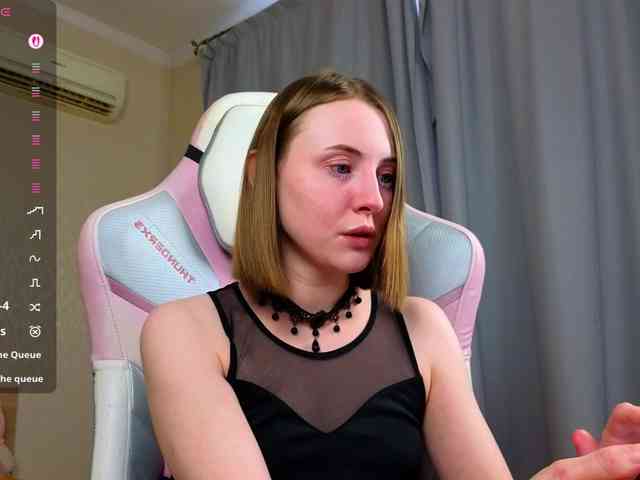 Adelina-Cowell webcam