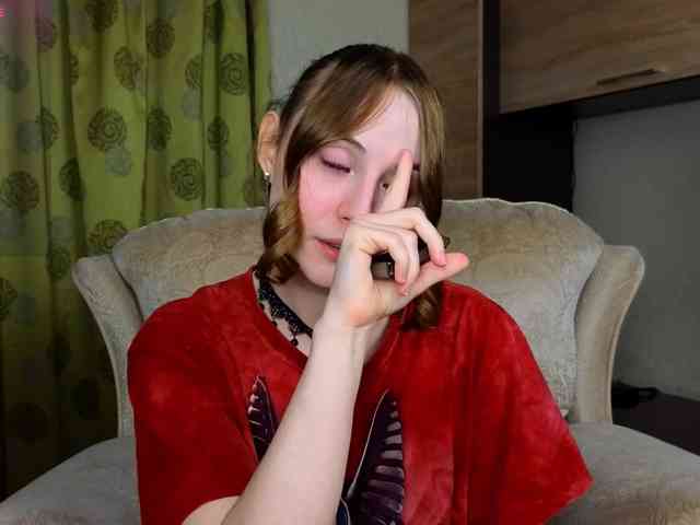 Adelina-Cowell webcam