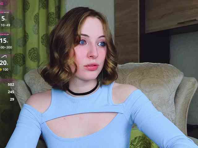 Adelina-Cowell webcam