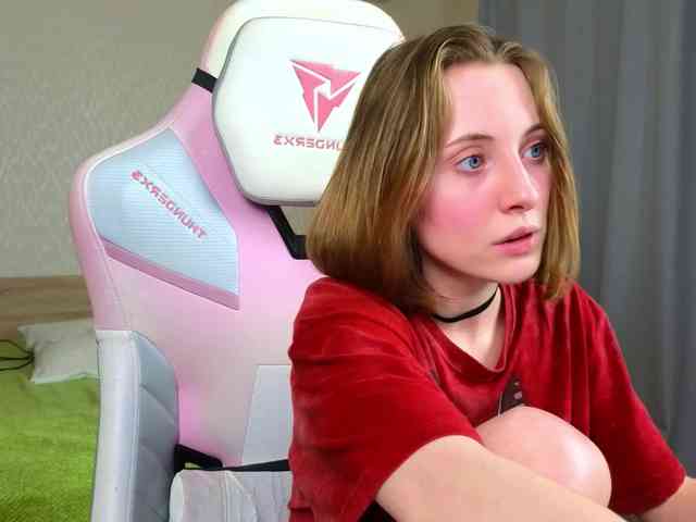 Adelina-Cowell webcam