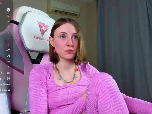 Adelina-Cowell webcam