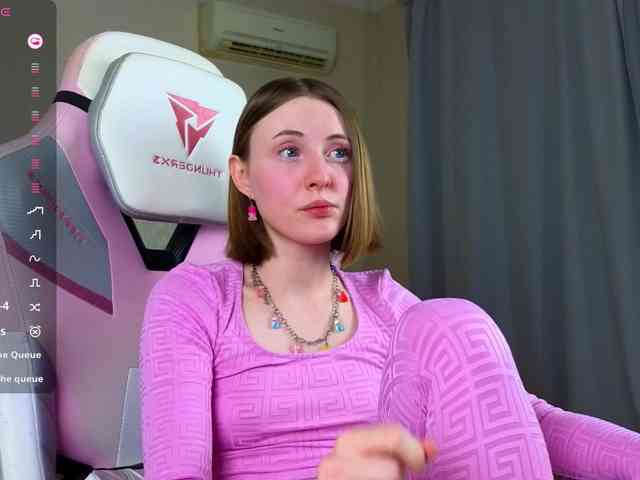 Adelina-Cowell webcam