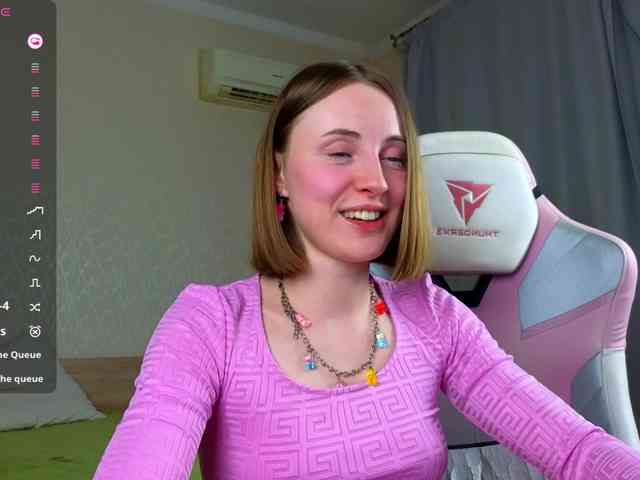 Adelina-Cowell webcam