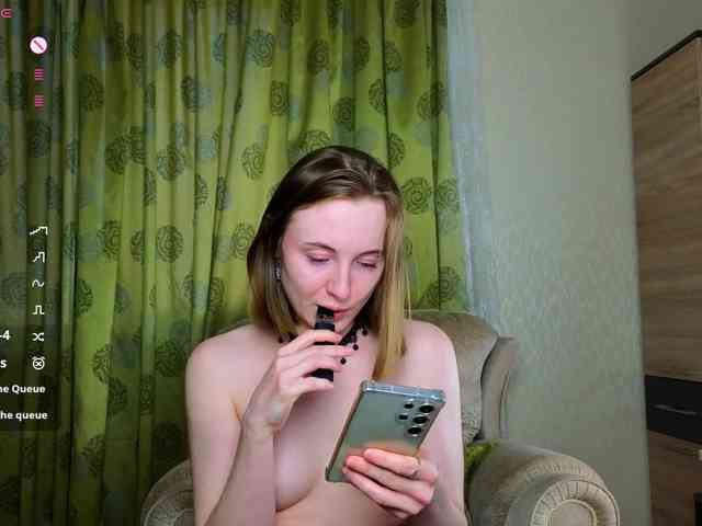 Adelina-Cowell webcam