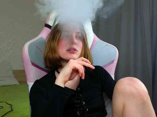 Adelina-Cowell webcam