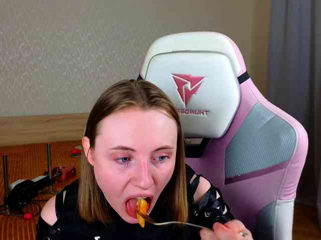 Adelina-Cowell webcam