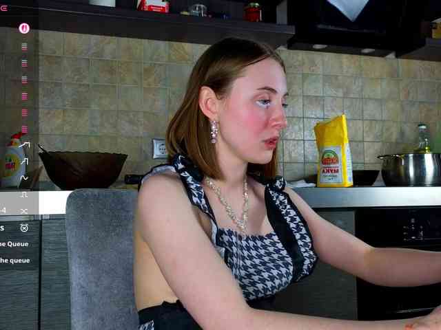 Adelina-Cowell webcam