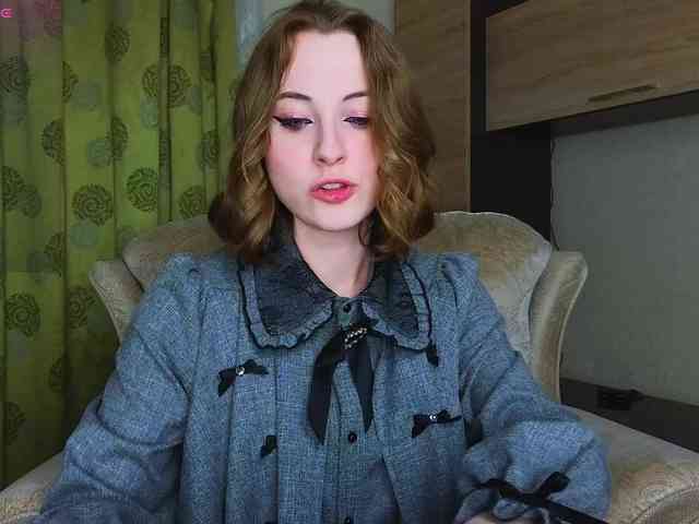 Adelina-Cowell webcam