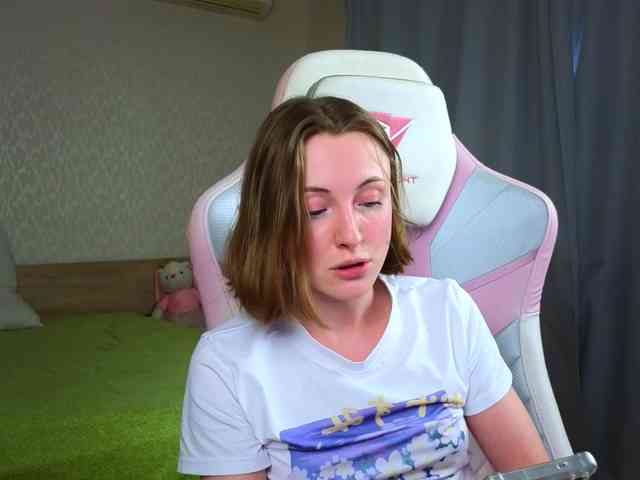 Adelina-Cowell webcam