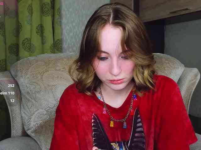 Adelina-Cowell webcam