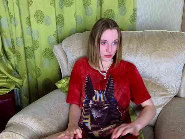 Adelina-Cowell webcam
