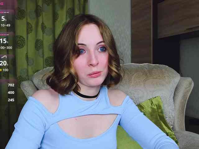 Adelina-Cowell webcam