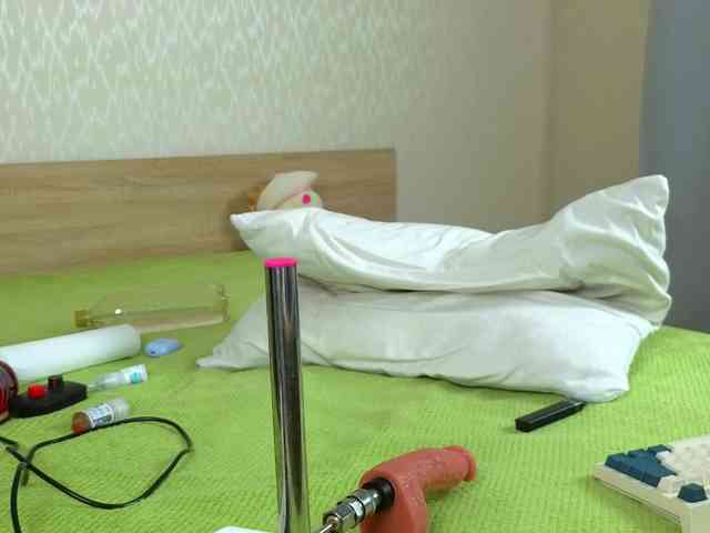 Adelina-Cowell webcam