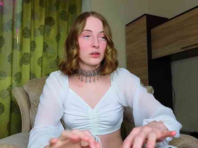 Adelina-Cowell webcam