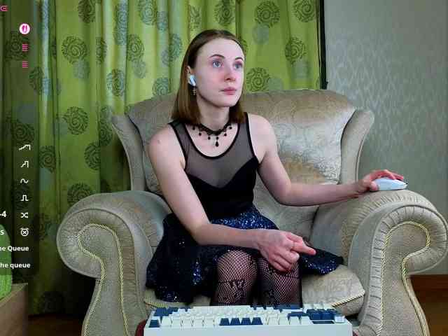 Adelina-Cowell webcam