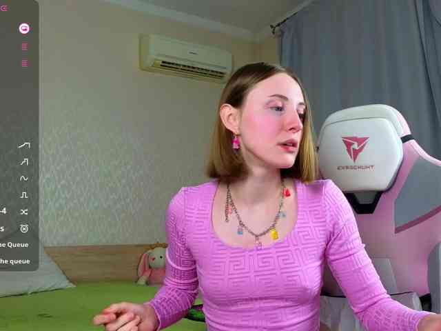 Adelina-Cowell webcam