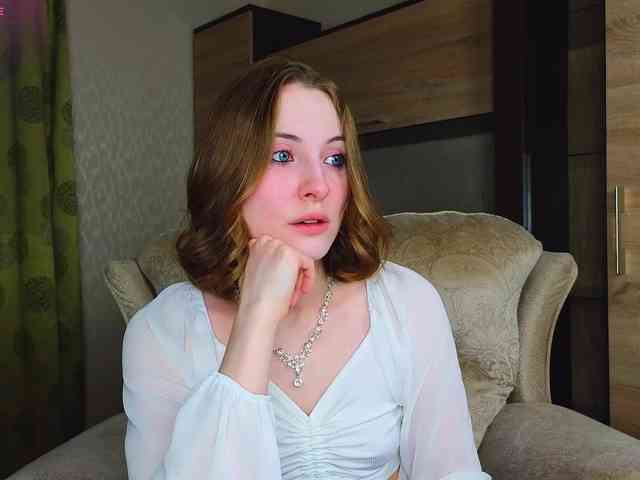 Adelina-Cowell webcam