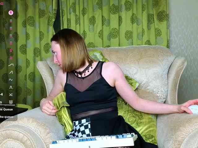 Adelina-Cowell webcam