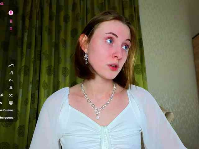 Adelina-Cowell webcam