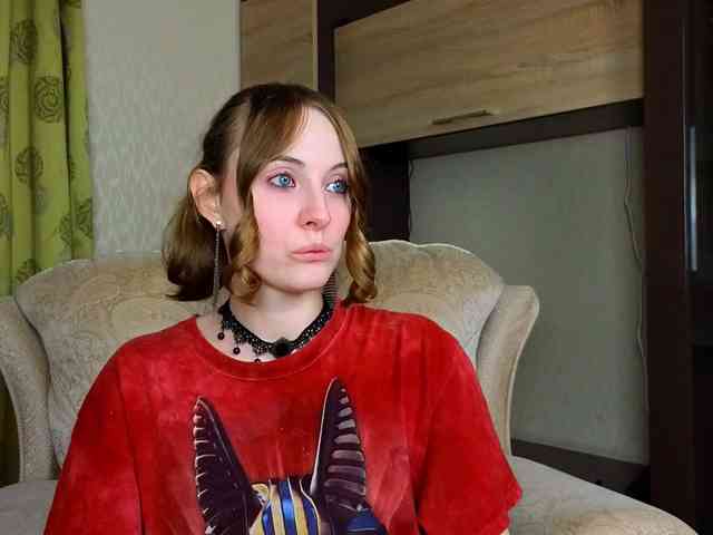 Adelina-Cowell webcam