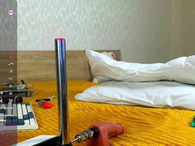 Adelina-Cowell webcam