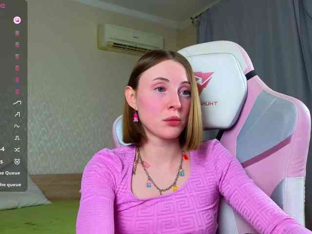 Adelina-Cowell webcam