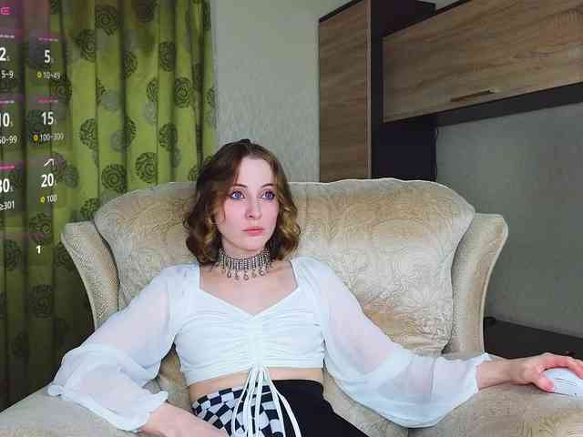 Adelina-Cowell webcam