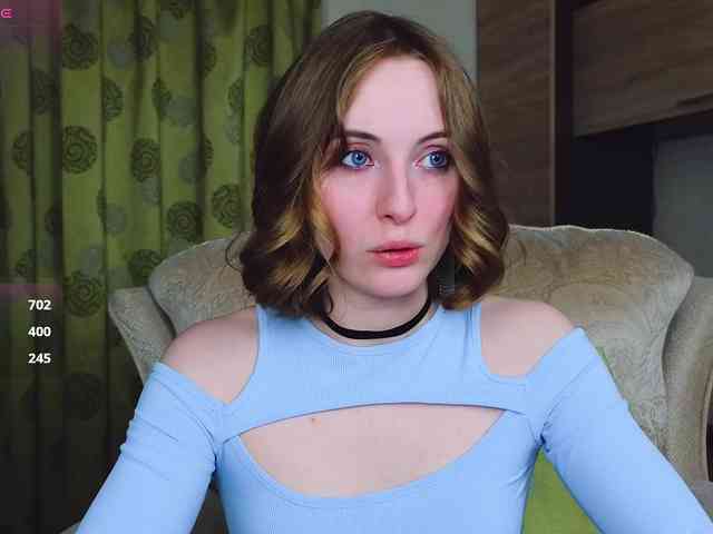 Adelina-Cowell webcam