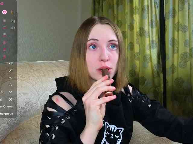 Adelina-Cowell webcam